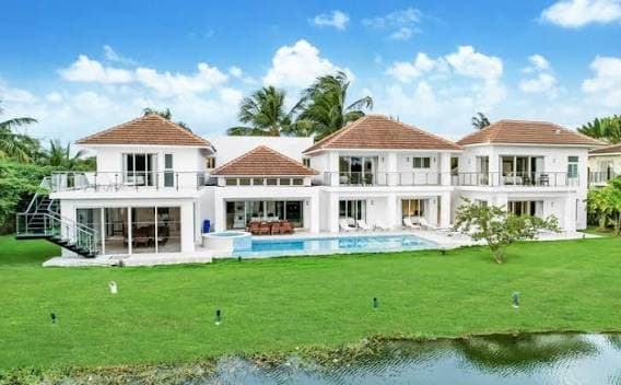 Mansion privada en una playa